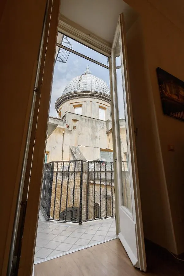 Duomo 77 - In The Heart Of The Historical Center By Elite Villas نابولي 0*,