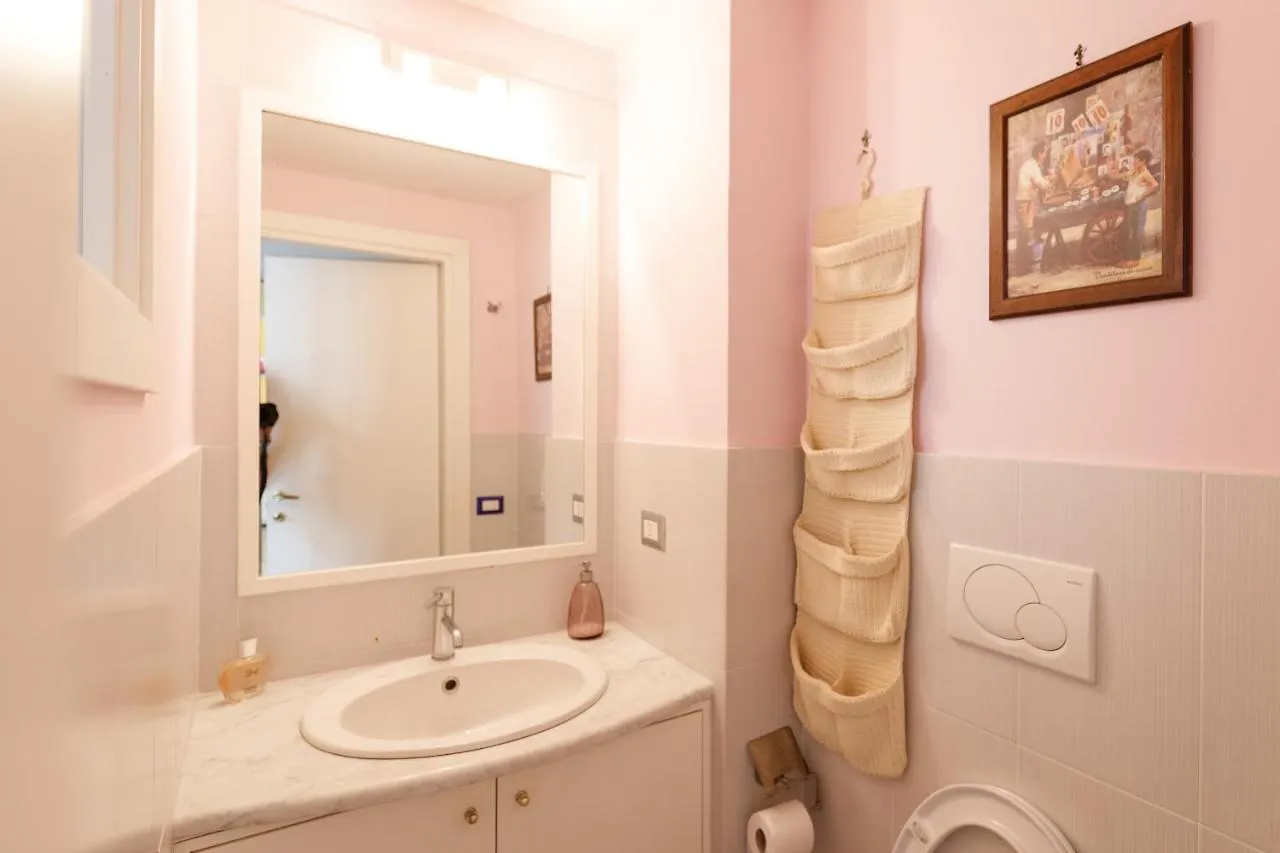 Apartment Duomo 77 - In The Heart Of The Historical Center By Elite Villas Naples